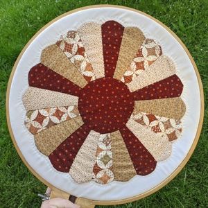 *SOLD* Vintage Dresden Plate floral patchwork quilt round decor